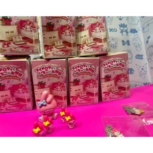 HUGE LOT Sanrio 14 PIECE MY MELODY GIFT LOT ROOM FIGURES NECKLACES